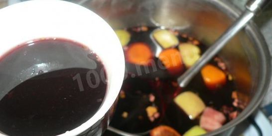 Глинтвейн с приправой Магги и фруктами