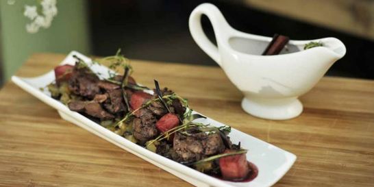 Куриная печенка с соусом из глинтвейна