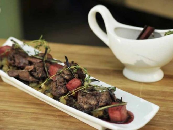 Рецепт куриной печенки с соусом из глинтвейна