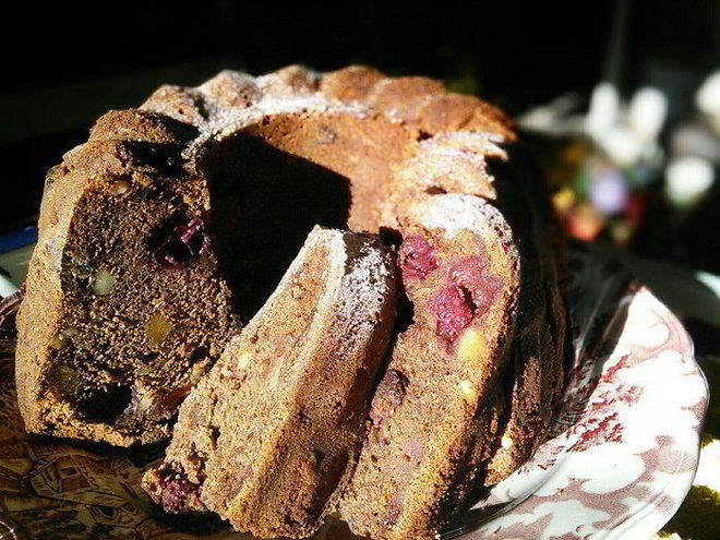 Рецепт шоколадного гугельхупфа с вишней на глинтвейне