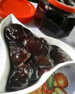 Карамелизированные сливы в густом сиропе