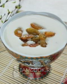 Молочный кисель с изюмом