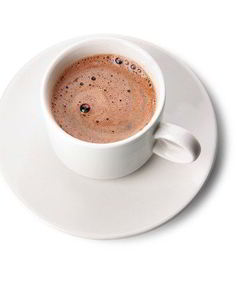 Горячий кофе с шоколадом и бренди