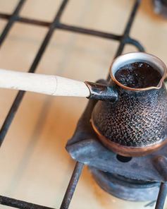 Кофе в турке на газовой плите