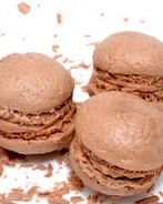 Макарон с кофейной начинкой