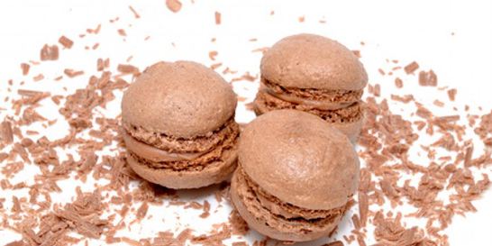 Макарон с кофейной начинкой