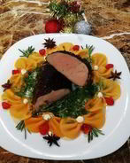 Свиная вырезка в кофейной панировке с пастой