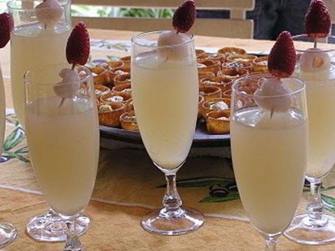 Рецепт коктейля с водкой, шампанским и имбирем