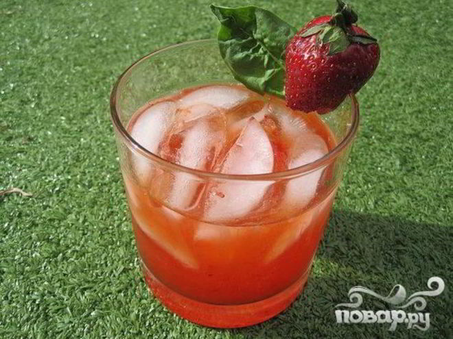 Рецепт клубничного коктейля с базиликом