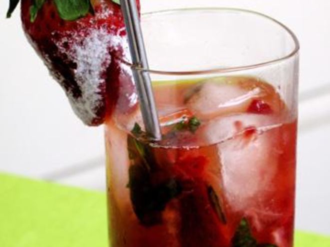 Рецепт весеннего клубничного коктейля