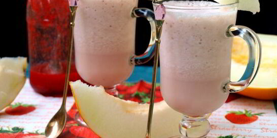 Дынно-клубничный коктейль