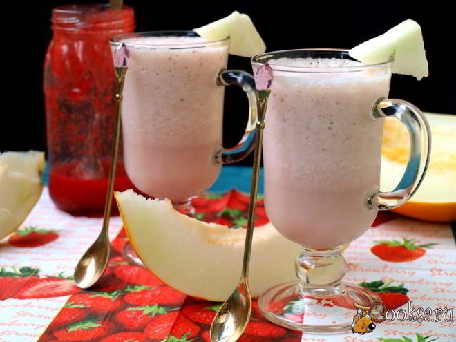 Рецепт дынно-клубничного коктейль