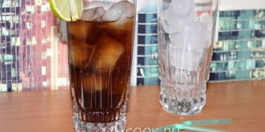 Коктейль ром кола