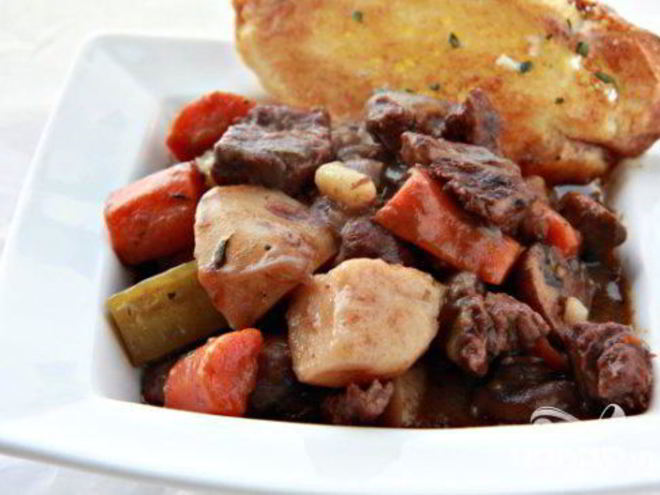 Рецепт говядины с вином и овощами