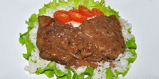 Говяжья печень с вином и луком