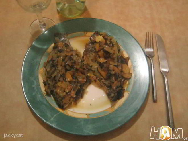 Рецепт рыбы в сливочном масле с вином и чесноком