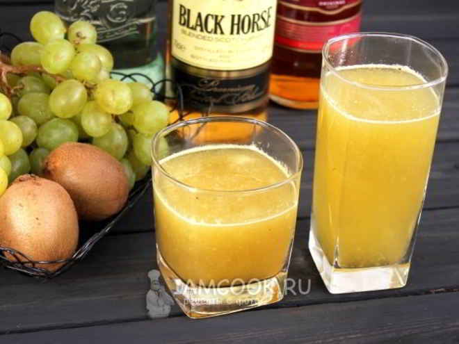 Рецепт коктейля из киви и винограда