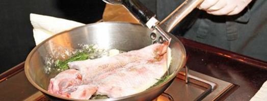 морская рыба фламбе с виски и грушей. Шаг 9