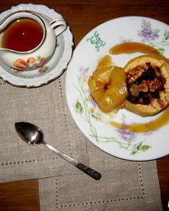 Яблоко, запеченное с виски и корицей