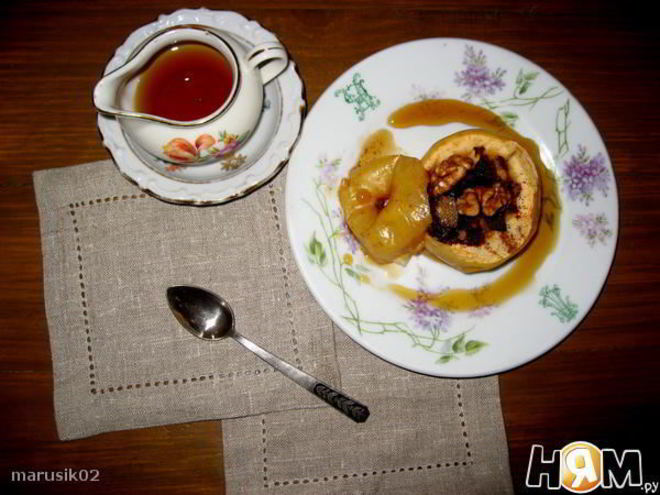 Рецепт яблока, запеченного с виски и корицей