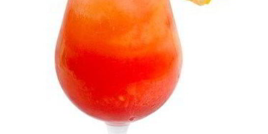 Газированный клюквенный чай с водкой