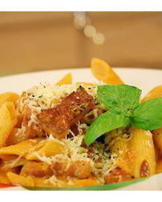 Паста в томатном соусе с водкой