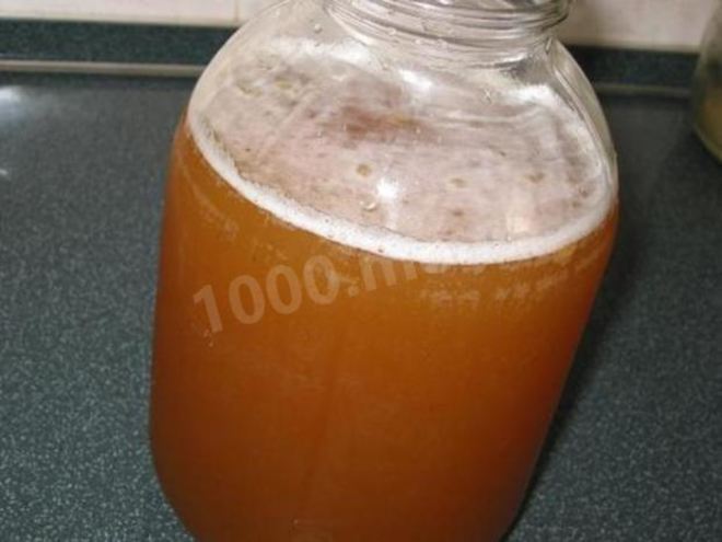 Рецепт домашнего простого окрошечного кваса с изюмом