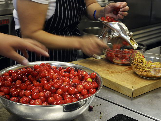 Рецепт деликатесного вишневого ликера