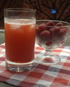 Домашний малиновый лимонад