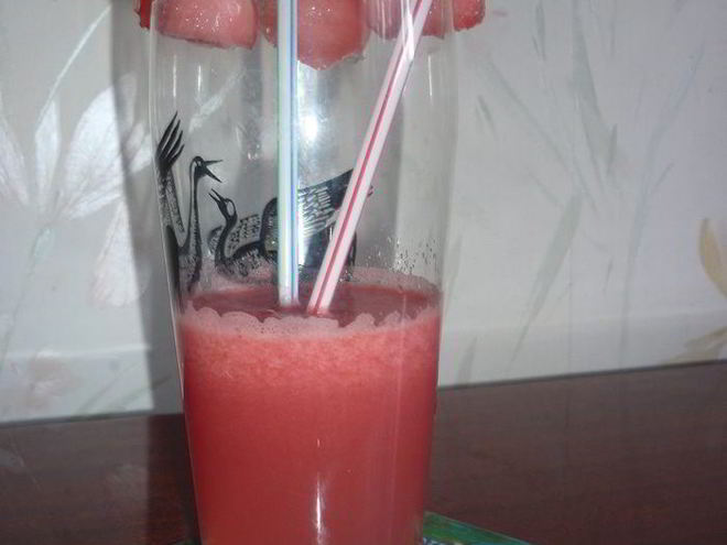 Рецепт гламурного лимонада из арбуза