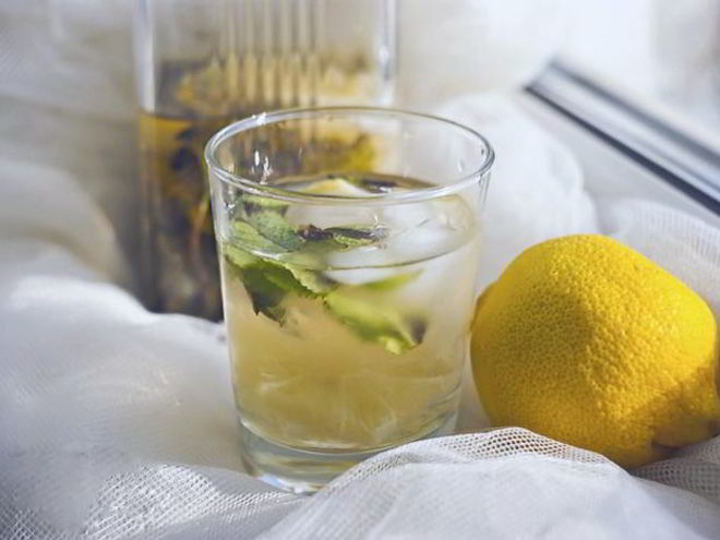 Рецепт лимонада с мятой, лимоном и тимьяном