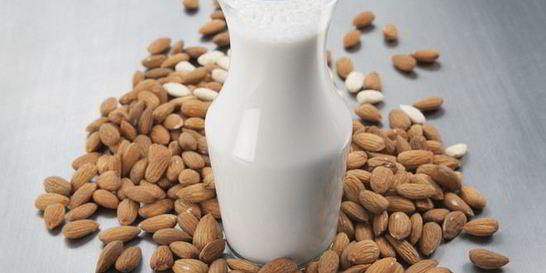 Миндальное молока