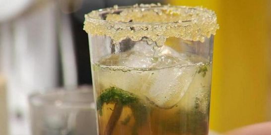 Безалкогольный карамельный коктейль Мохито