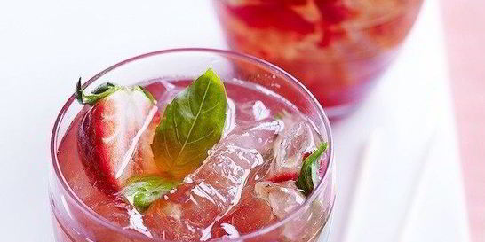 Безалкогольный клубничный мохито