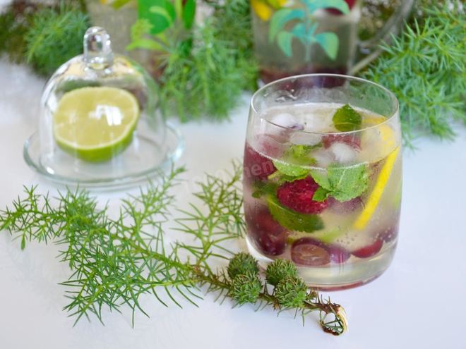 Рецепт безалкогольного мохито с малиной