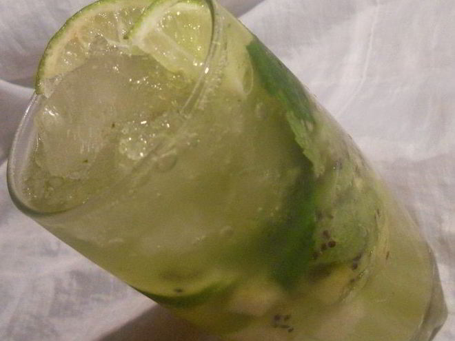 Рецепт мохито с киви и яблоком