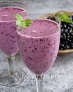 Кисломолочный коктейль с черникой и овсяными хлопьями