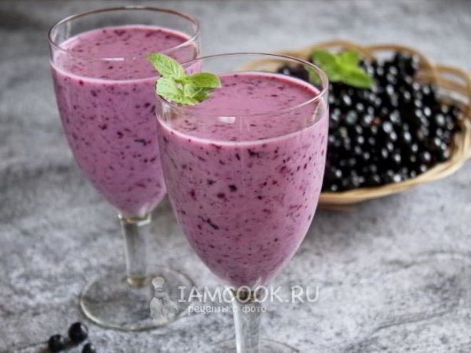Рецепт кисломолочного коктейля с черникой и овсяными хлопьями