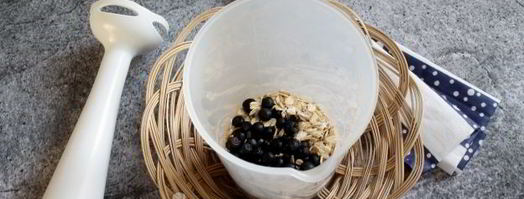 кисломолочный коктейль с черникой и овсяными хлопьями. Шаг 6