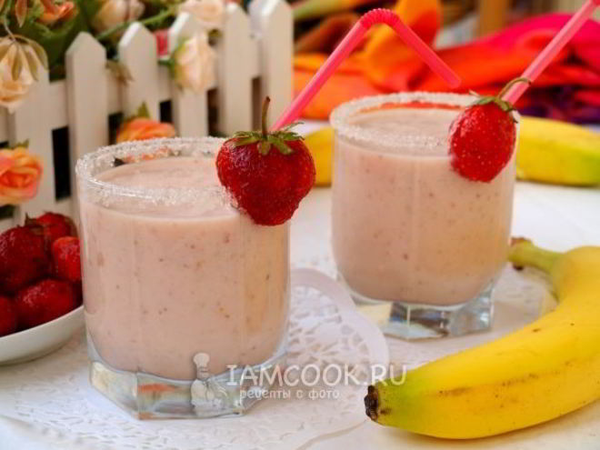 Рецепт клубнично-бананового молочный коктейль