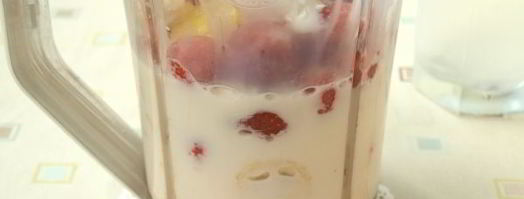 клубнично-банановый молочный коктейль. Шаг 7