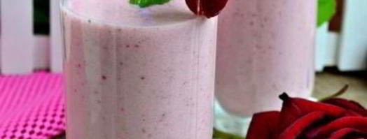 молочно-клубничный коктейль в шейкере. Шаг 7