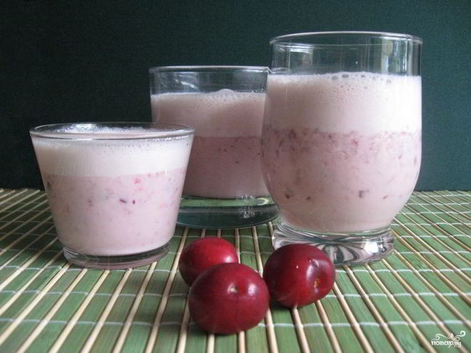 Рецепт молочного коктейля с черешней