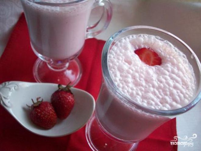 Рецепт молочного коктейля с клубникой