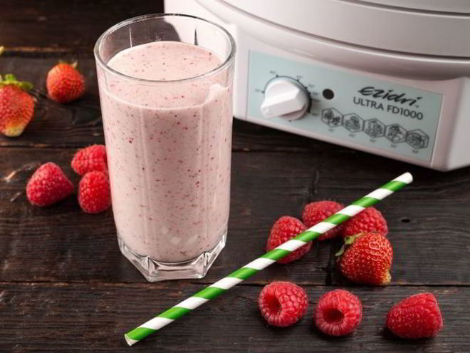 Рецепт молочного коктейля с сушеными ягодами