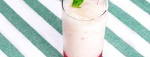 молочный коктейль с ягодным сиропом. Шаг 4