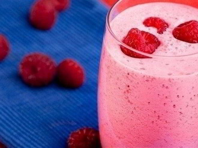 Рецепт освежающего молочного коктейля с малиной