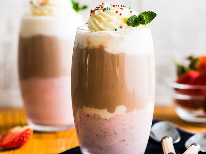 Рецепт трехцветного молочного коктейля