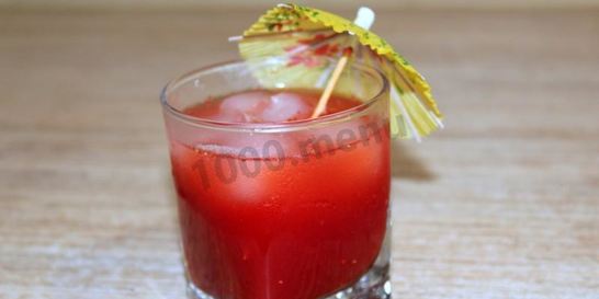 Клубничный морс из клубники