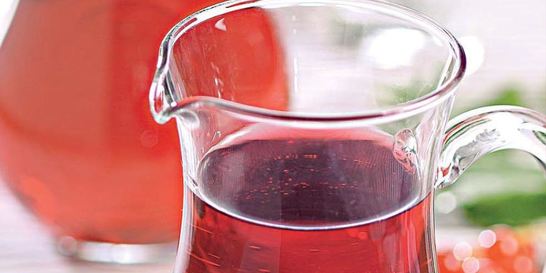 Морс из красной смородины с мелиссой